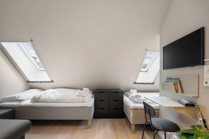 Room 90 of 154