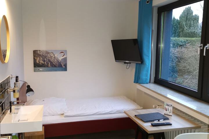 Room 4 of 31