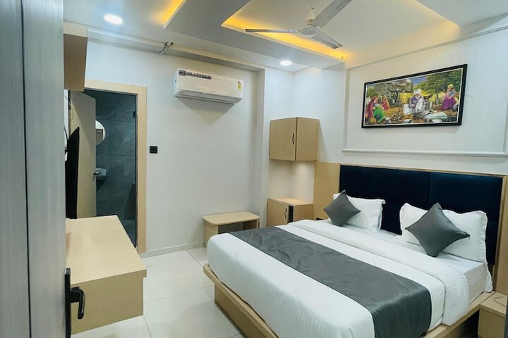 HOTEL HILLS