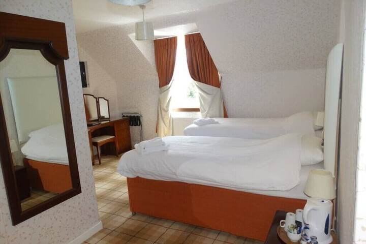 Room 23 of 70