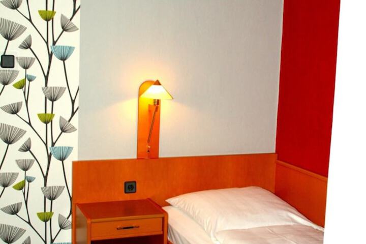 Room 17 of 52
