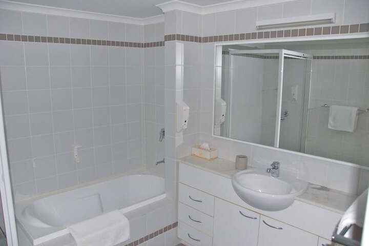 Room 32 of 50