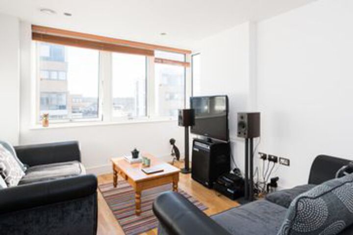 Modern Muscians 2BR Flat in Greenwich