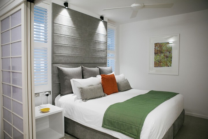 Room 3 of 181