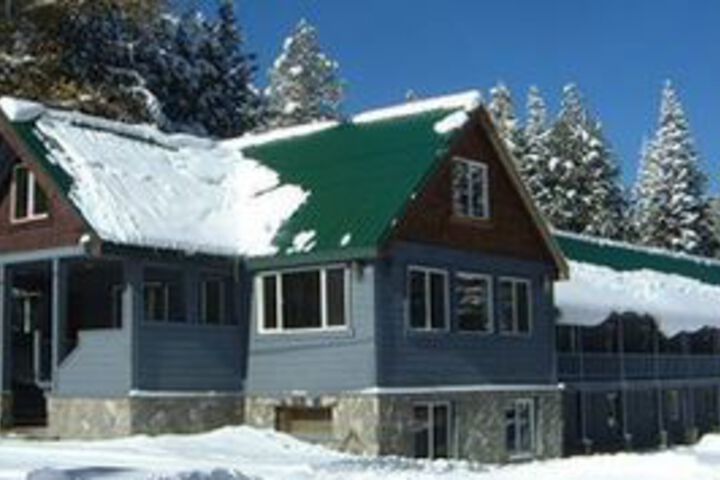 Exterior of Kingvale Lodge