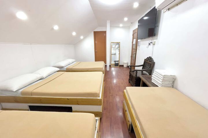 Room 41 of 72