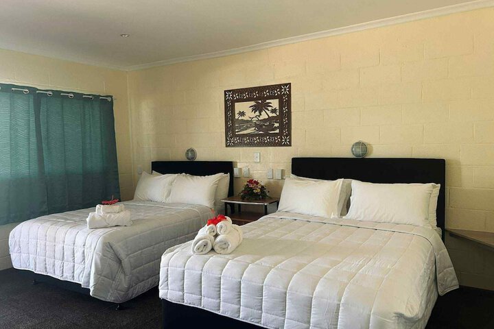 Room 2 of 9