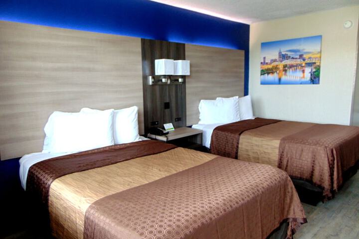 2 Double Beds (9 of 11)