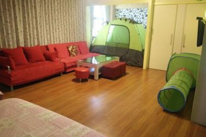 Room 9 of 11