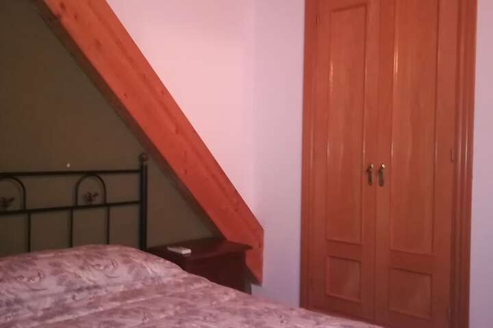 Room 8 of 40