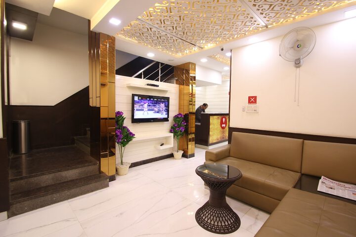 Entrance & Lobby