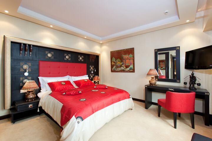 Room 5 of 97
