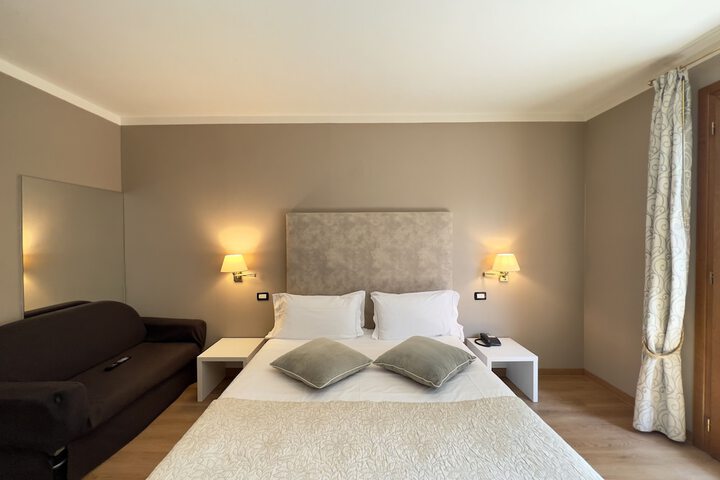 Room 10 of 86