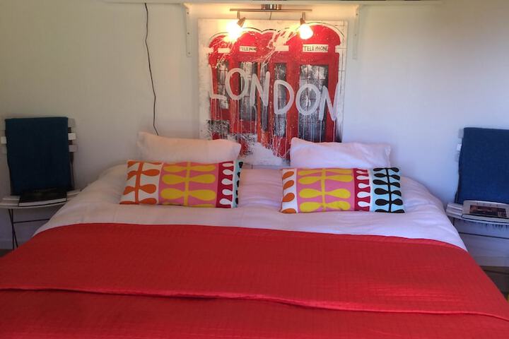 Room 7 of 30