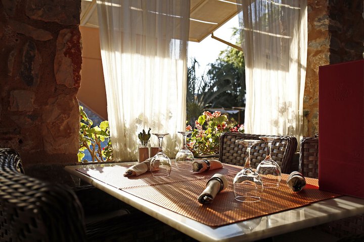 Dining 69 of 106