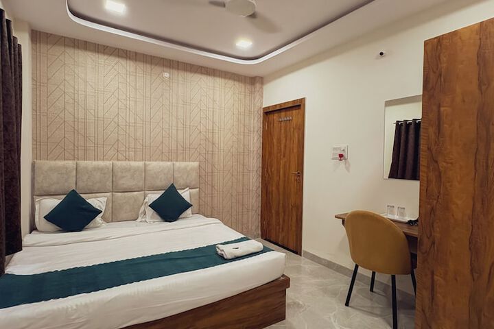 Room 33 of 55
