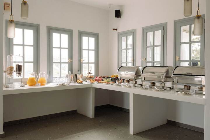 Dining 76 of 108