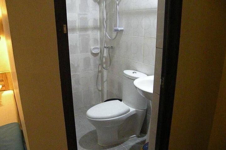 Room 18 of 29