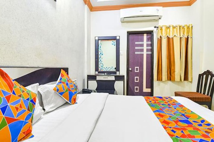 Room 16 of 32