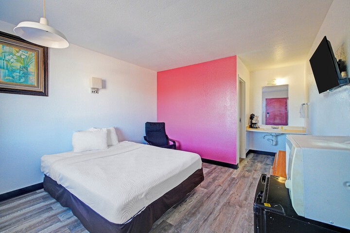 Room 20 of 35