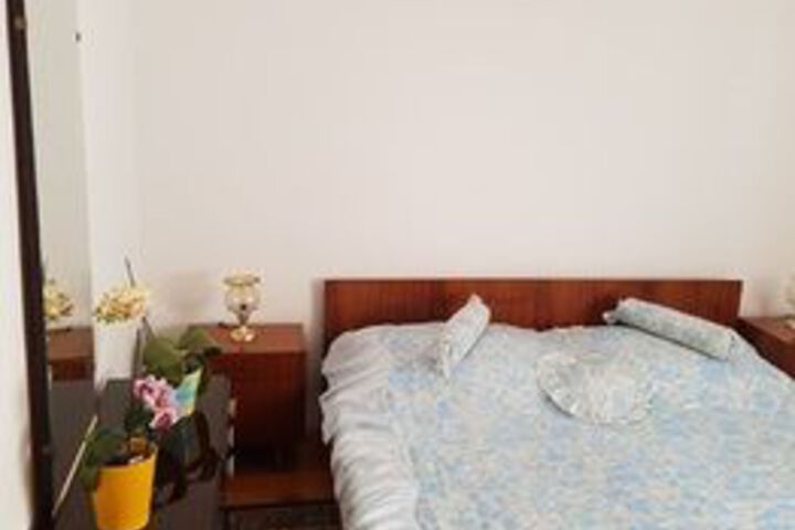 Room 12 of 13