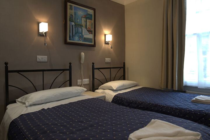 Room 40 of 121