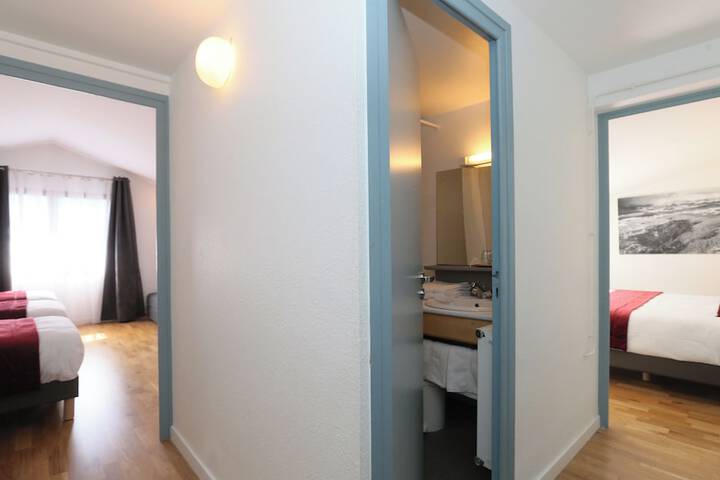 Room 12 of 33