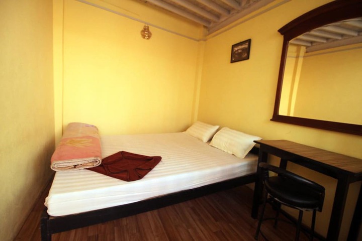 Room 19 of 49