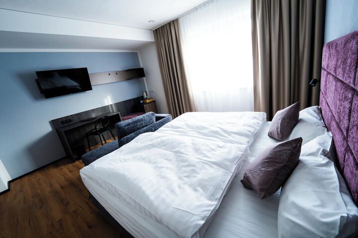 Room 14 of 24
