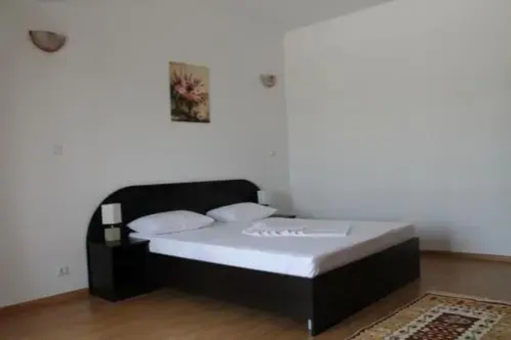 Room 2 of 11