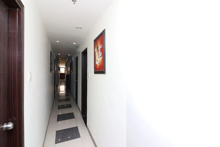 Room 10 of 13