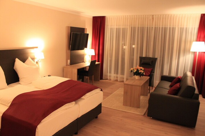 Room 27 of 66