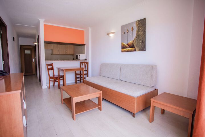 Room 15 of 127