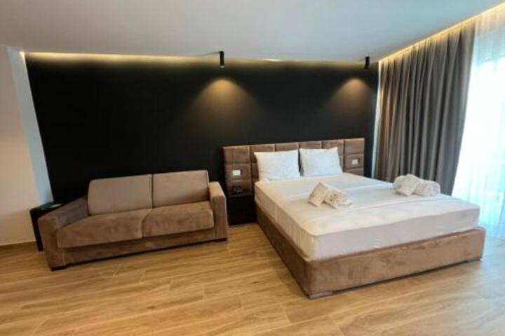 HOTEL LEON