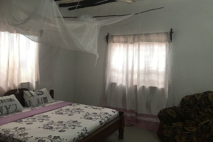 Room 4 of 38