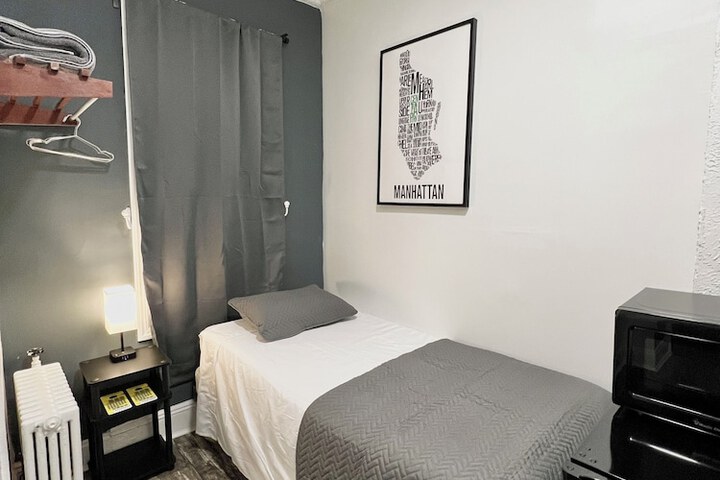 Room 6 of 51
