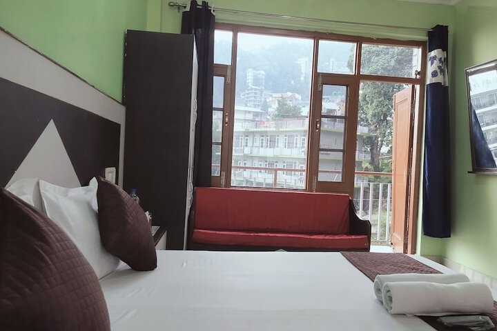 Room 15 of 33