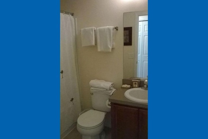 Room 5 of 18