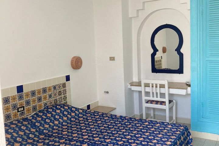 Room 11 of 26