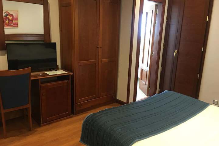Room 5 of 85