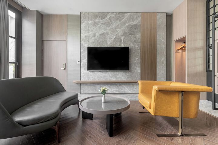 Room 13 of 24