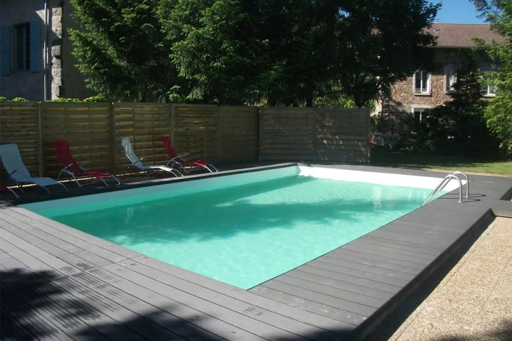 Pool 14 of 18