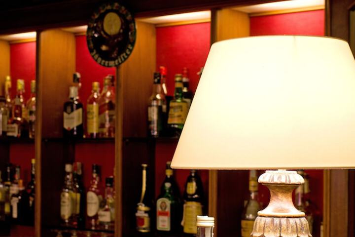 Lounge 30 of 42
