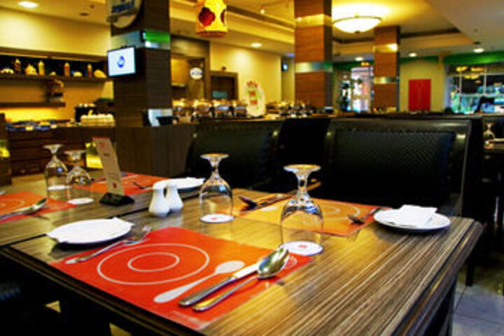 Dining 36 of 39