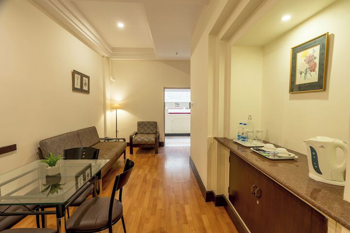 Room 3 of 34