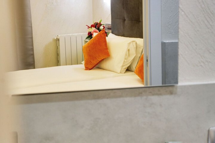 Room 20 of 32
