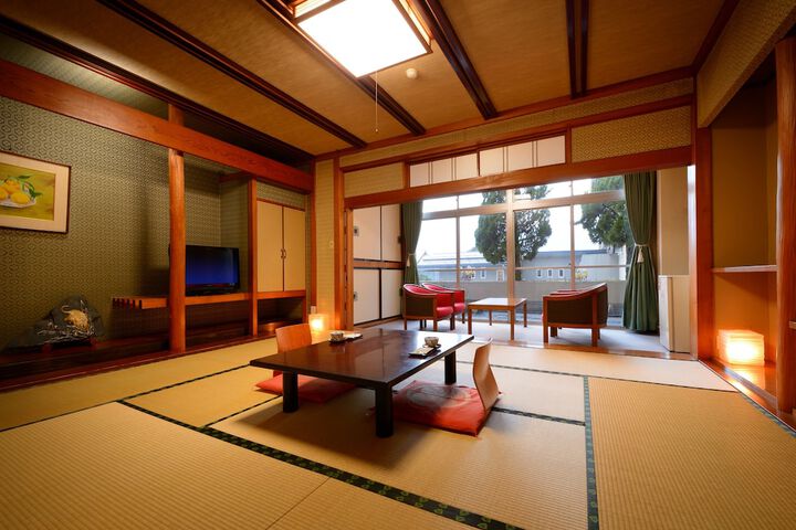 Room 6 of 33