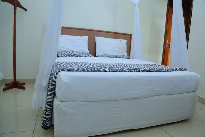 Room 2 of 31
