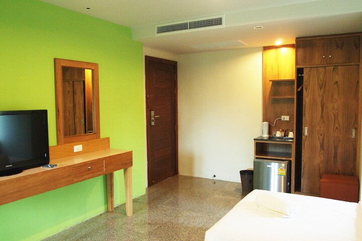 Room 9 of 31