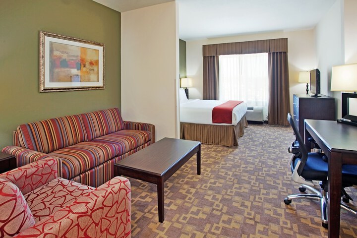 Room 2 of 32